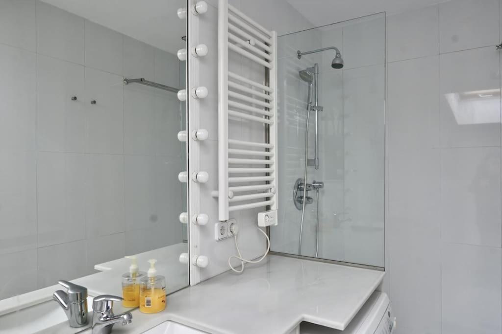 For You Rentals Apartamento Temporal Con Encanto A Pocos Metros Del Sol Myr13 Madrid Exterior photo